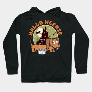 Cute Doxie Dog trick or treating on Hallo weenie Dachshund Halloween Hoodie